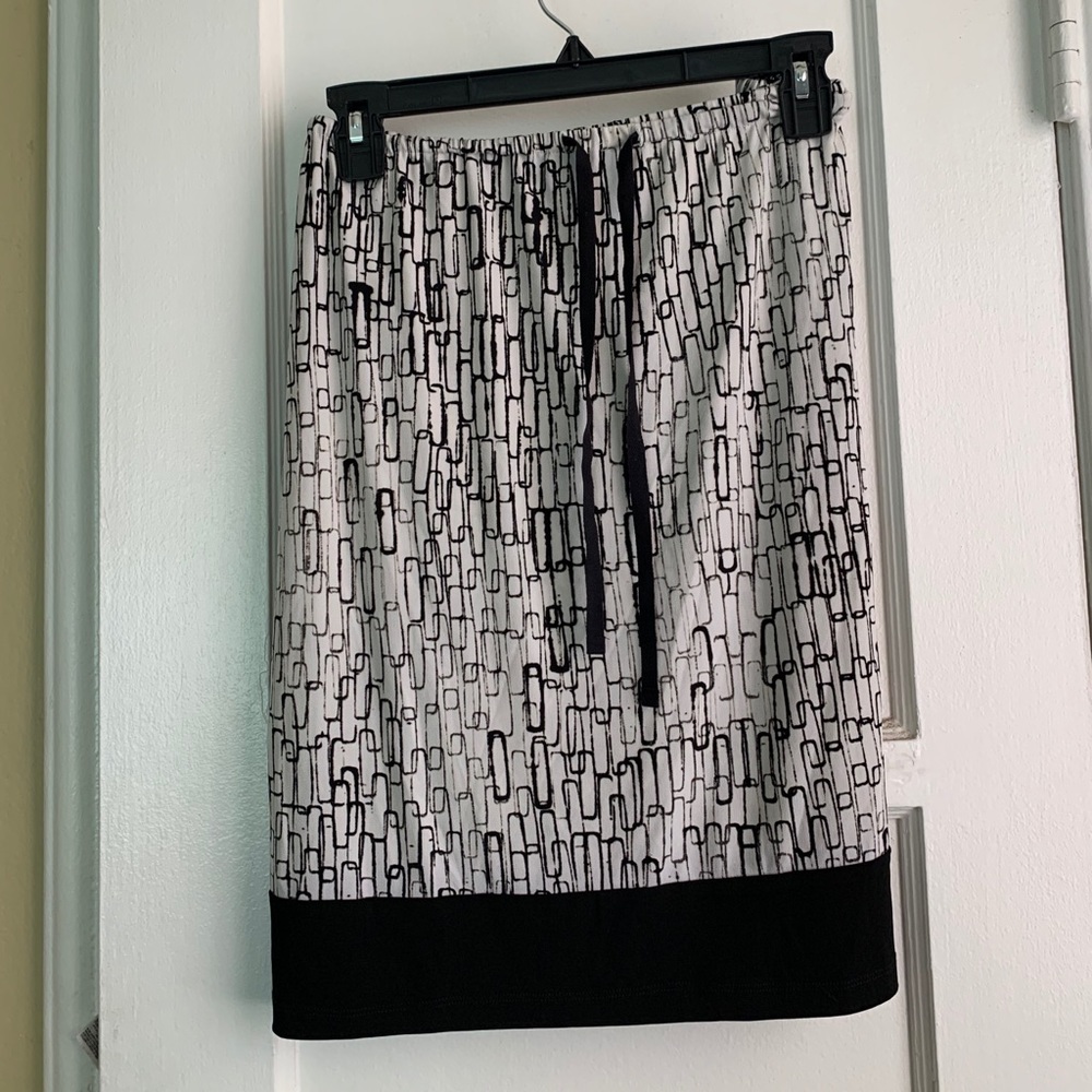 Simply Vera Wang NWT size L Skirt